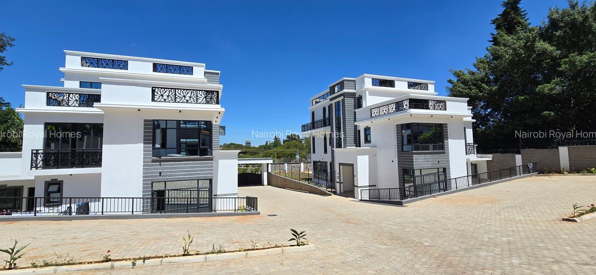 5 Bed Townhouse with En Suite at Lavington Green - 4