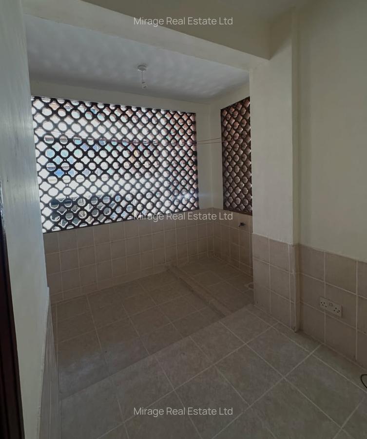 2 Bed Apartment with Swimming Pool in State House - 15