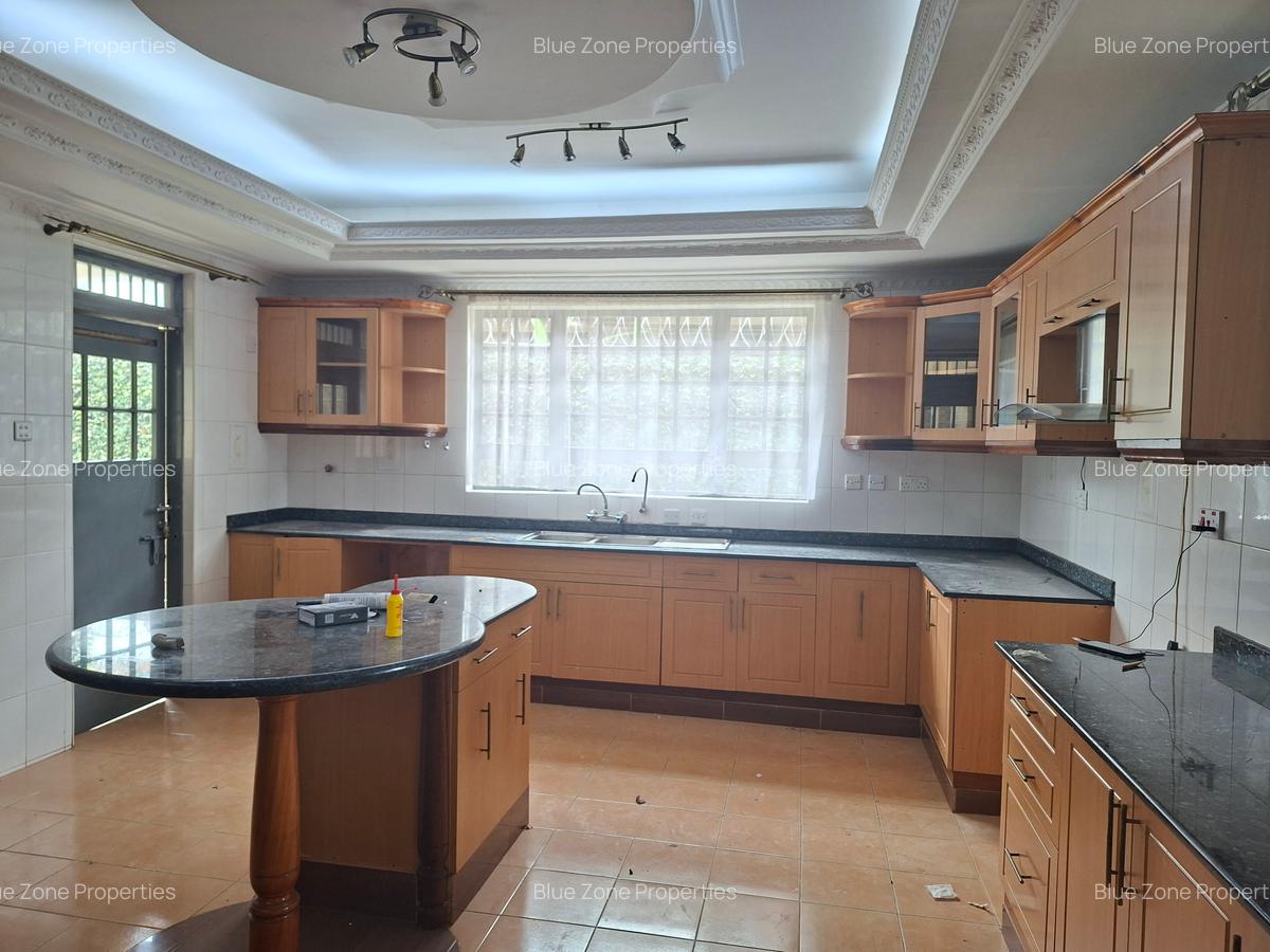 4 Bed House with En Suite in Runda - 15
