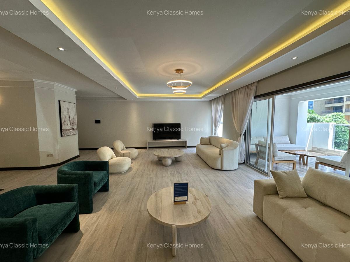 3 Bed Apartment with En Suite at Riverside - 4
