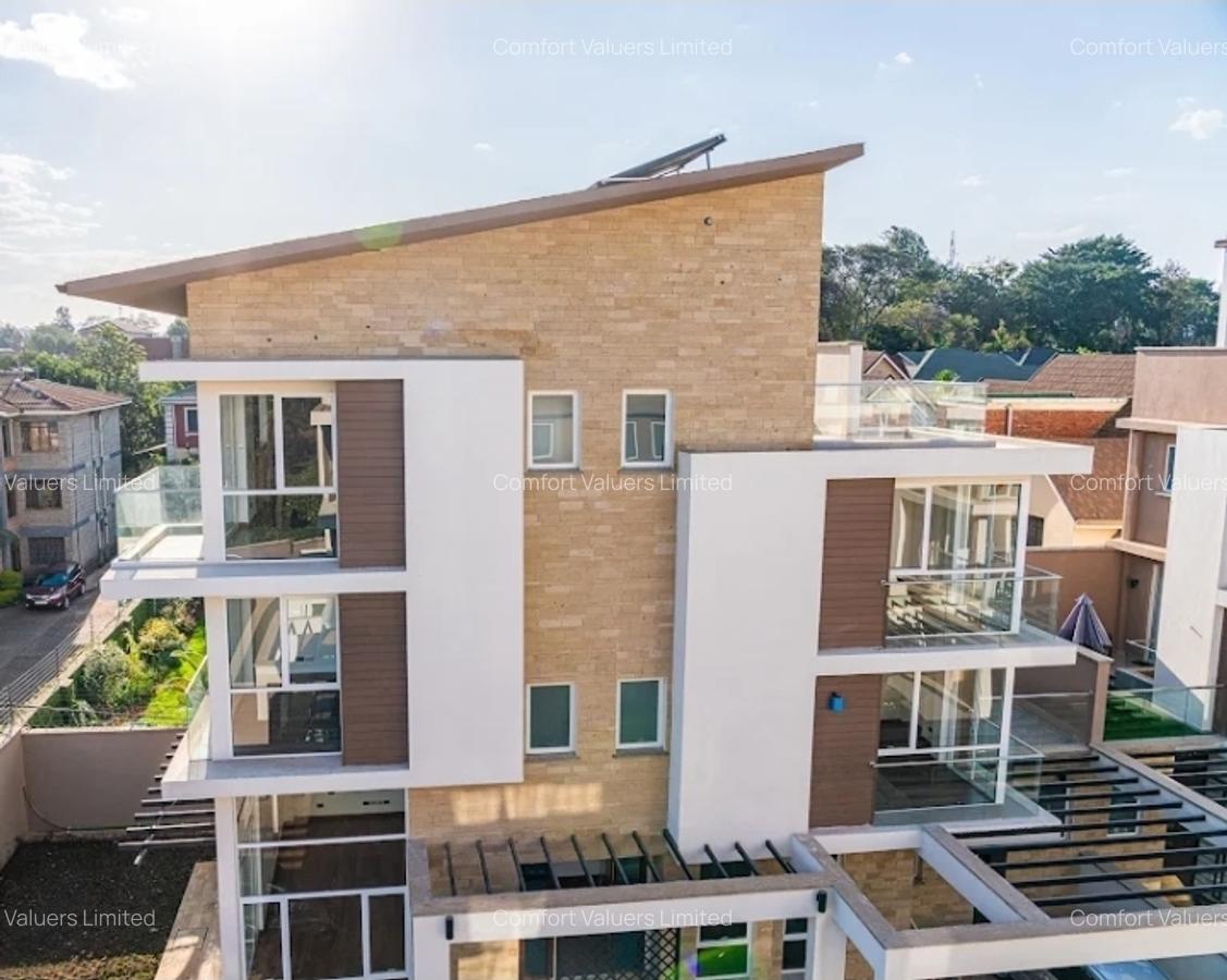 4 Bed Townhouse with En Suite at Lavington - 2