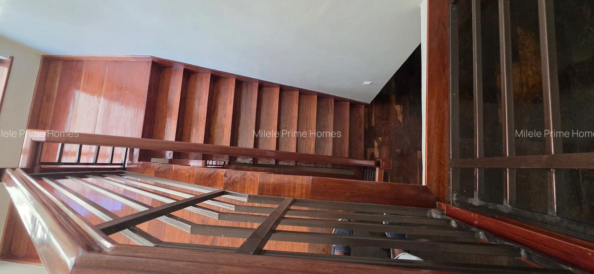 5 Bed Villa with En Suite in Lavington - 18