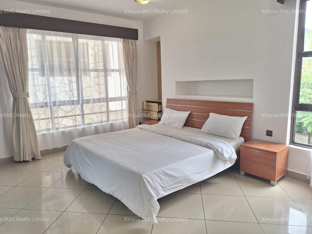 Serviced 2 Bed Apartment with En Suite at Beach Road - 7