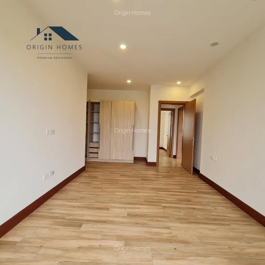 3 Bed Apartment with En Suite at Parklands - 6