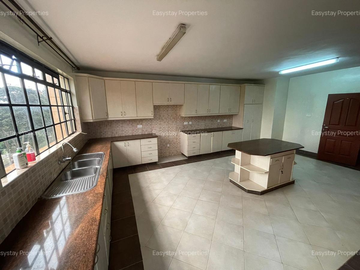3 Bed Apartment with En Suite in Westlands Area - 5