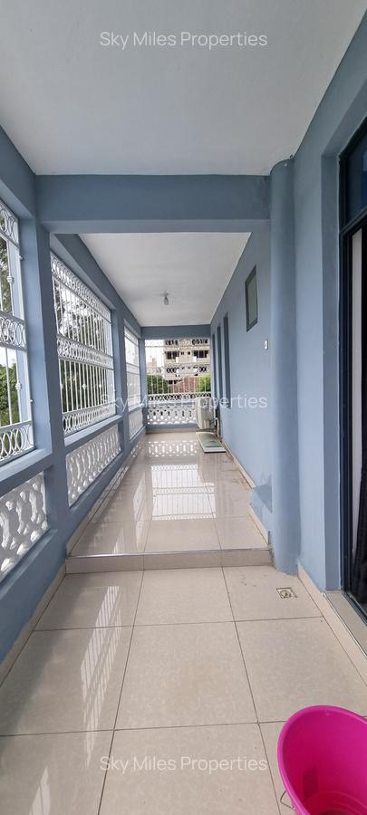 6 Bed House with En Suite at Braeburn - 14