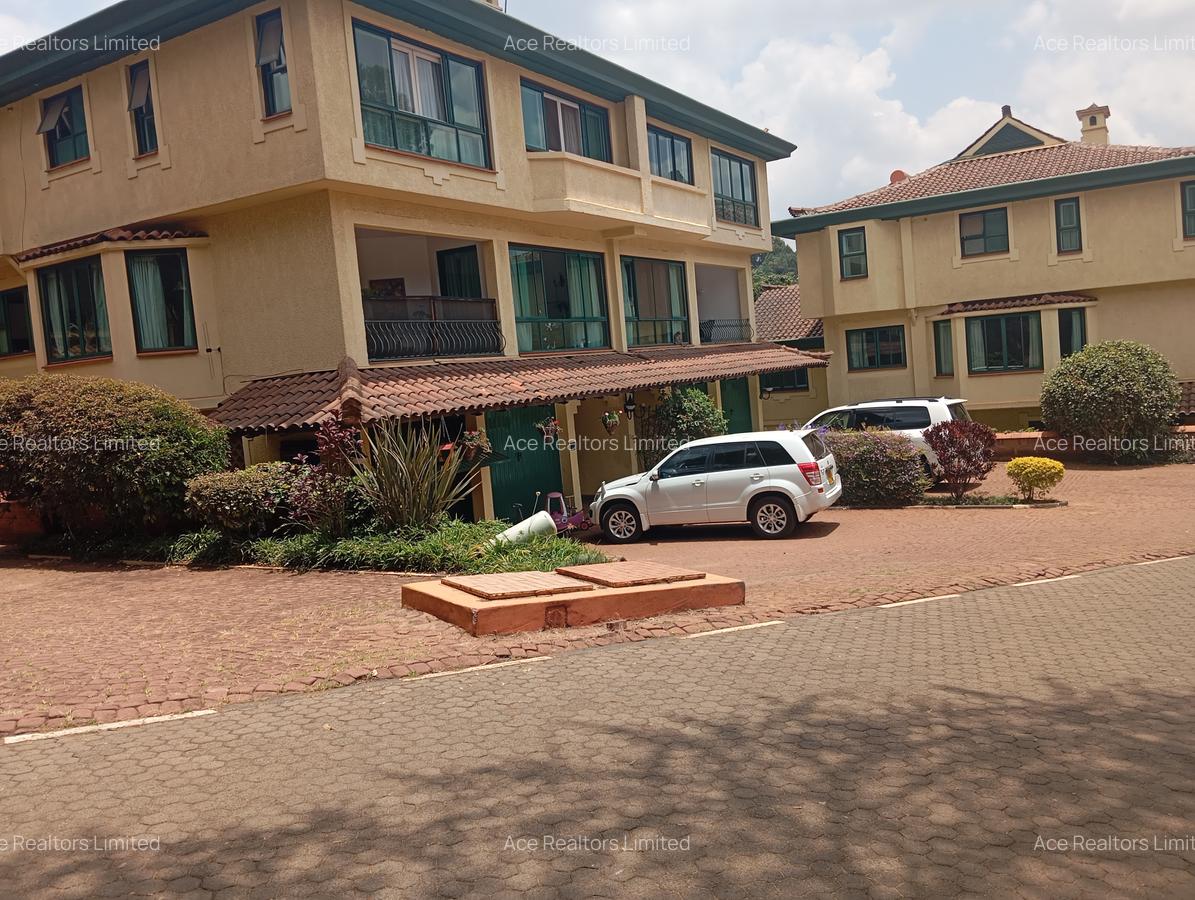 3 Bed Townhouse with En Suite at Grevellia Grove - 1