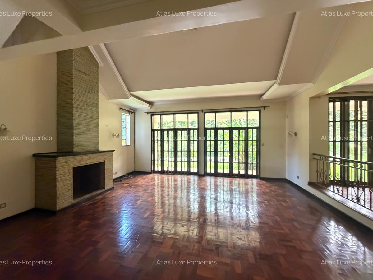 4 Bed Townhouse with En Suite at Rosslyn - 2