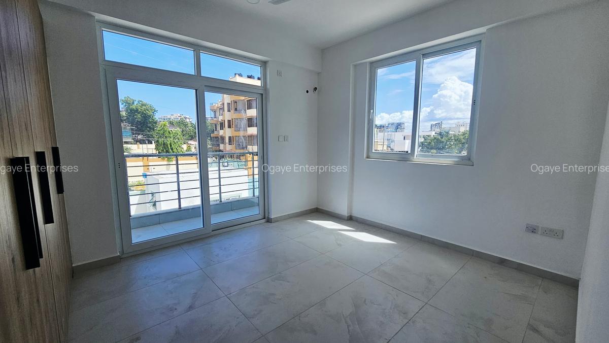 2 Bed Apartment with En Suite at Off Links Road - 6