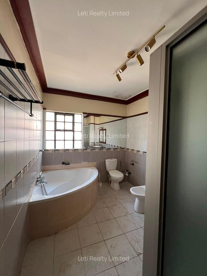 4 Bed Townhouse with En Suite in Kilimani - 13