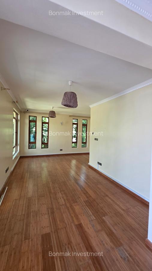 5 Bed Townhouse with En Suite at Lavington Green - 10