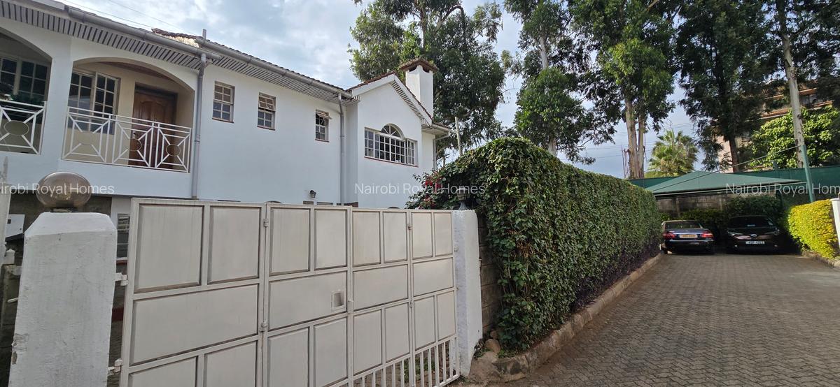 4 Bed Townhouse with En Suite at Lavington Road - 1