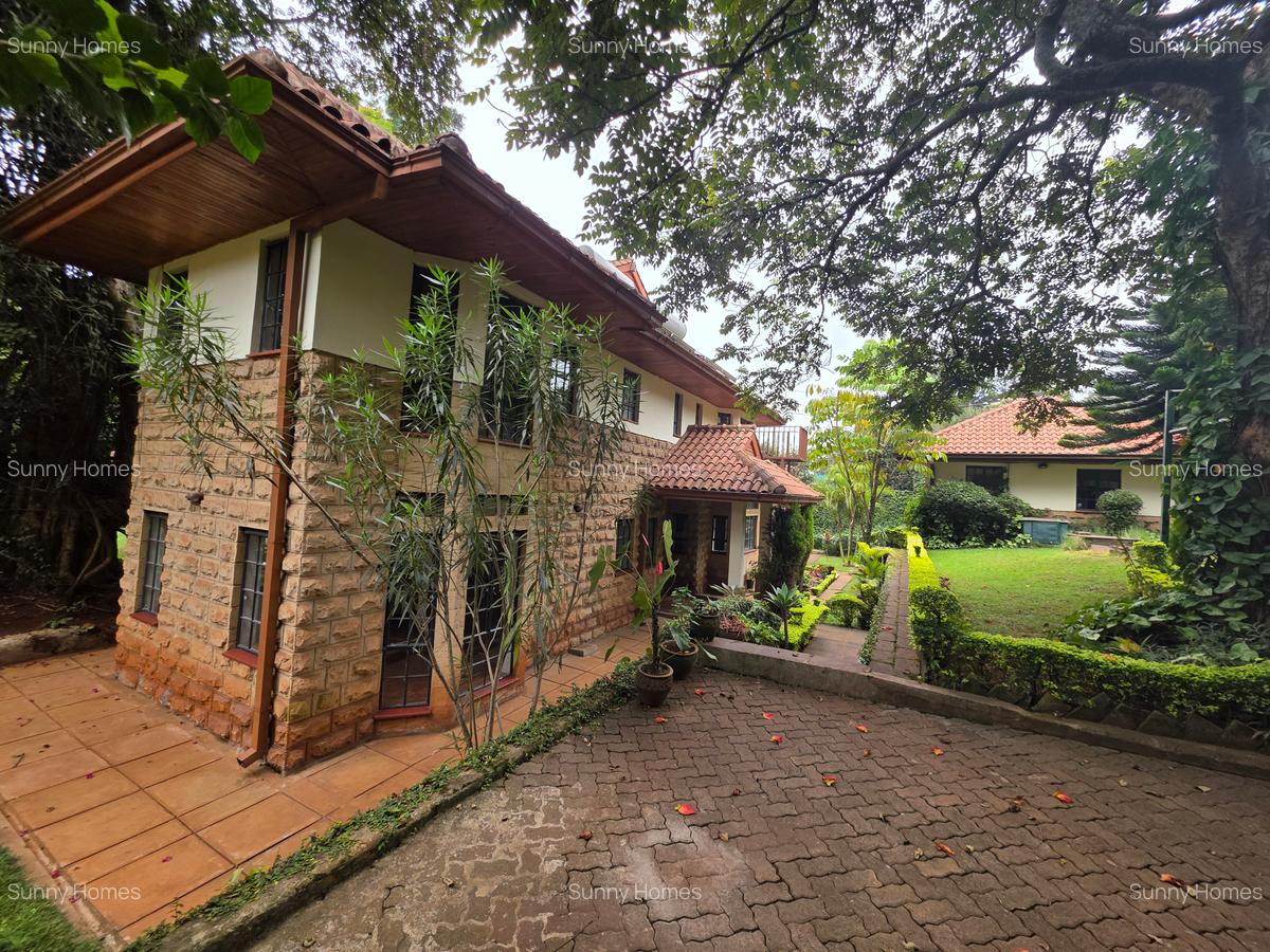 5 Bed Townhouse with En Suite at Rossylin Lone Tree - 14