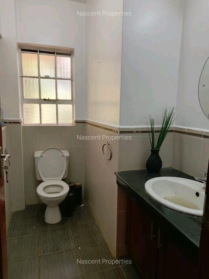 5 Bed House with En Suite in Rosslyn - 14