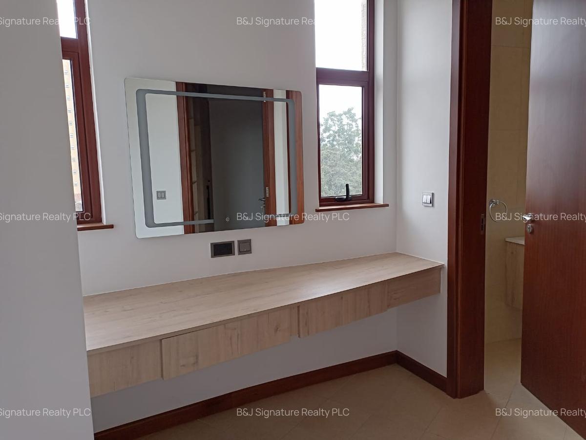 4 Bed Apartment with En Suite in General Mathenge - 18