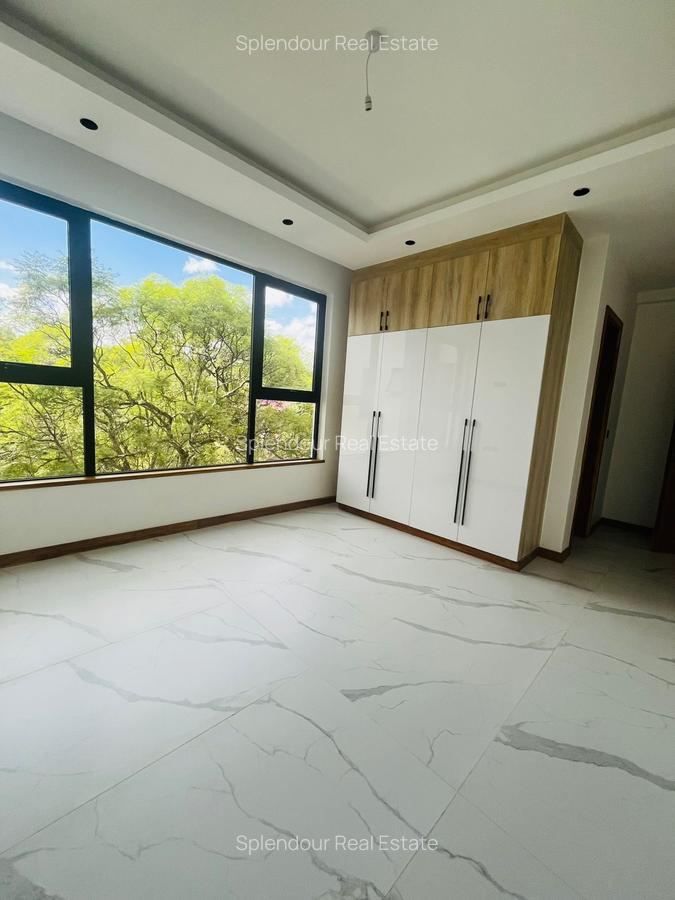 2 Bed Apartment with En Suite in Westlands Area - 12