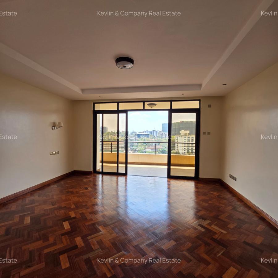 3 Bed Apartment with En Suite in Riverside - 18