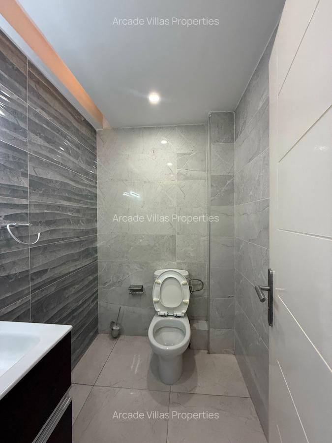 3 Bed Apartment with En Suite in Kileleshwa - 15