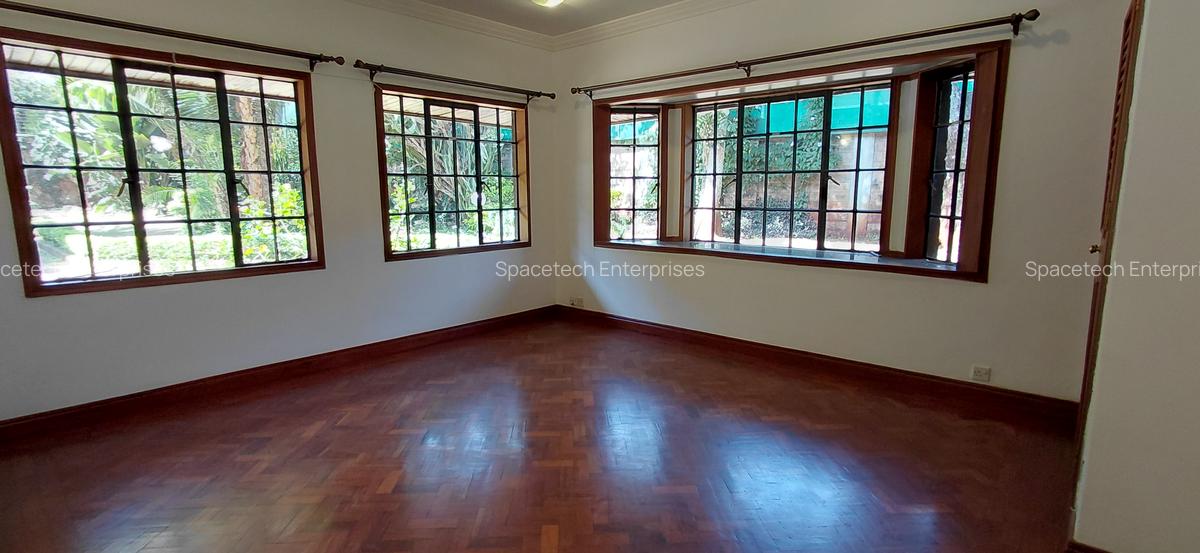 5 Bed Townhouse with En Suite in Runda - 14