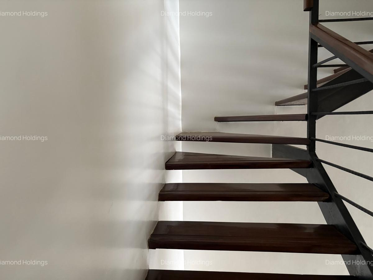 4 Bed Apartment with En Suite at Parklands - 14