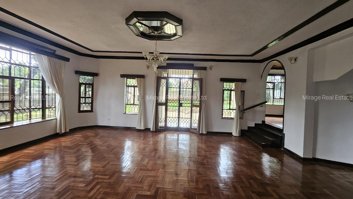 5 Bed House with En Suite in Runda - 19