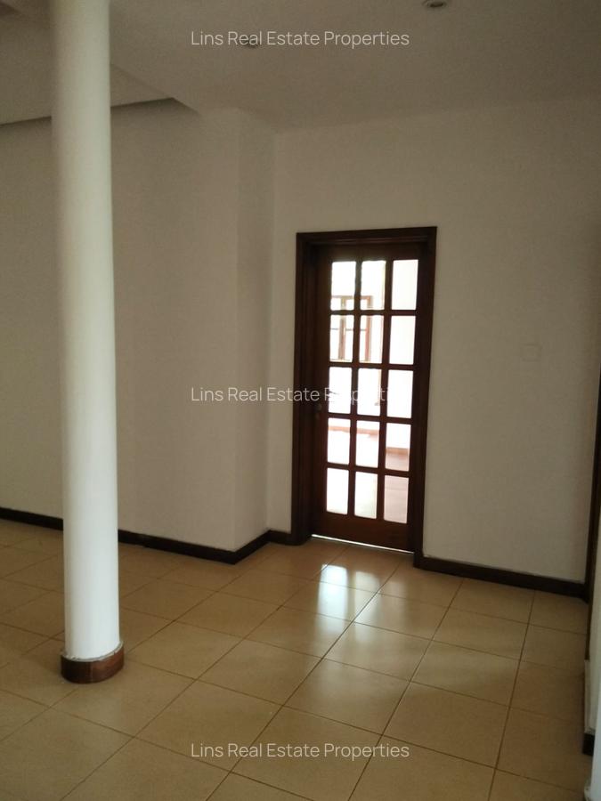 4 Bed House with En Suite in Runda - 16