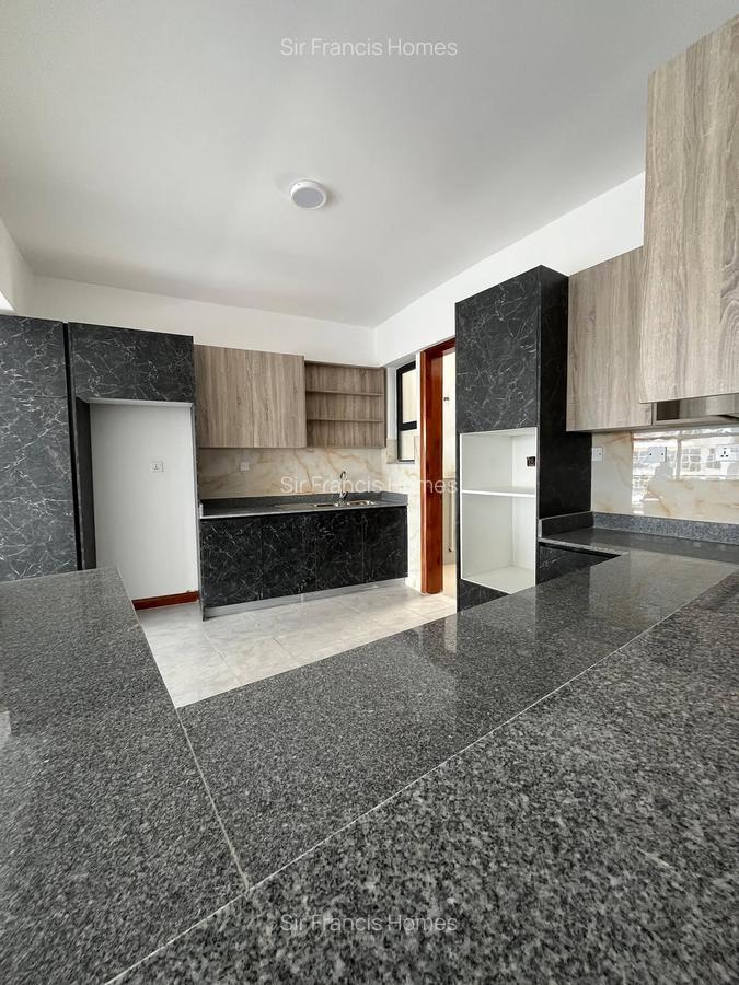 Serviced 2 Bed Apartment with En Suite in Kilimani - 4