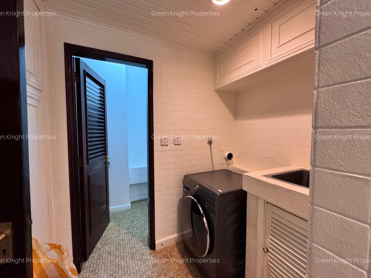 Serviced 3 Bed Apartment with En Suite in Westlands Area - 11