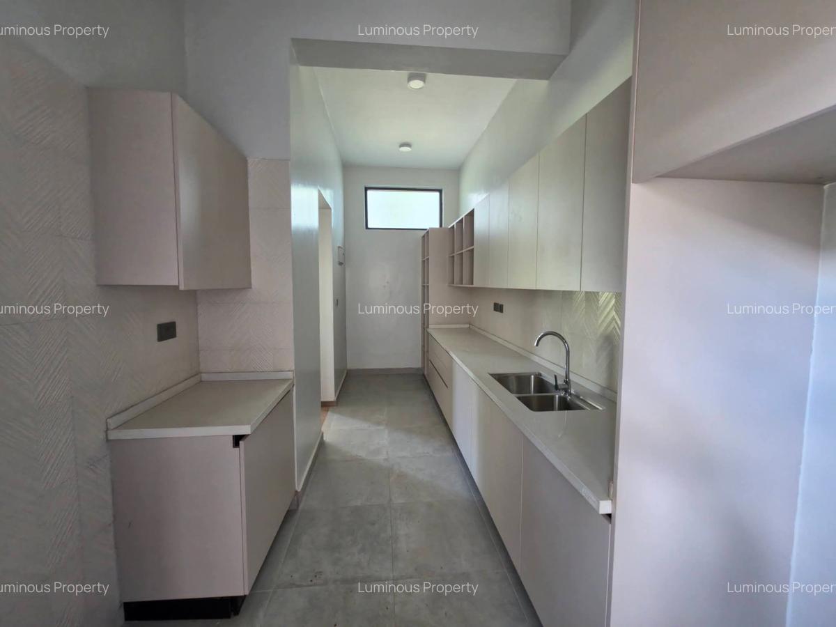 4 Bed Townhouse with En Suite at Runda - 8