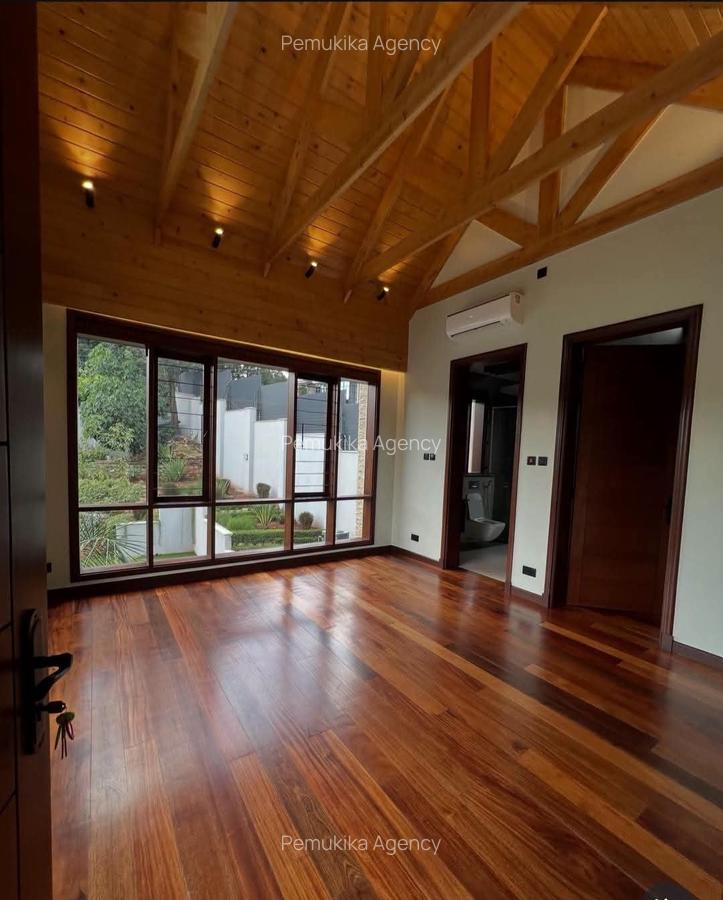 5 Bed Townhouse with En Suite in Runda - 4