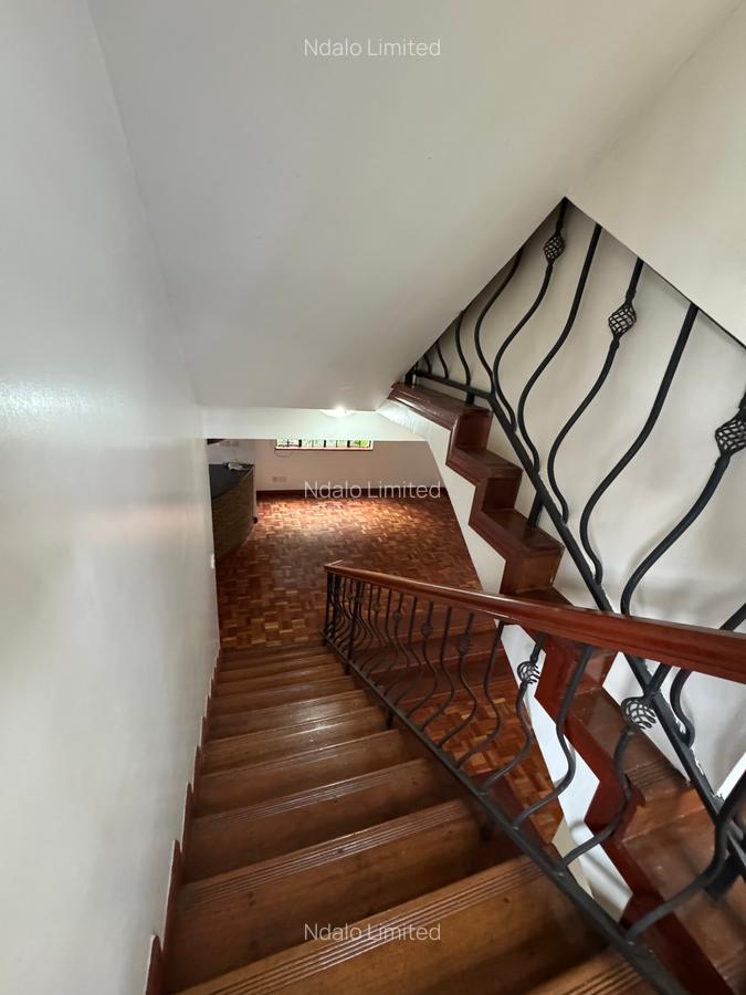5 Bed Townhouse with En Suite at Lavington - 9