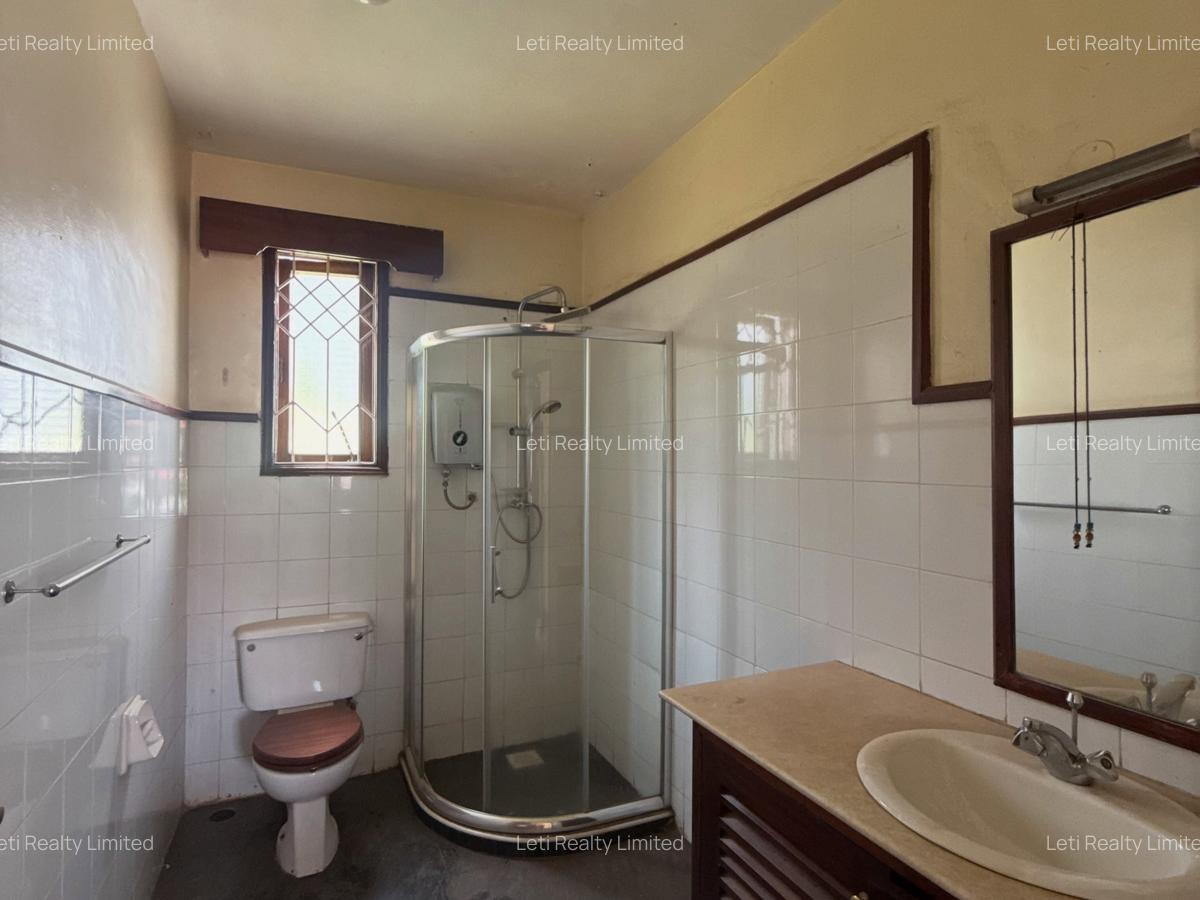 4 Bed Townhouse with En Suite in Lavington - 6