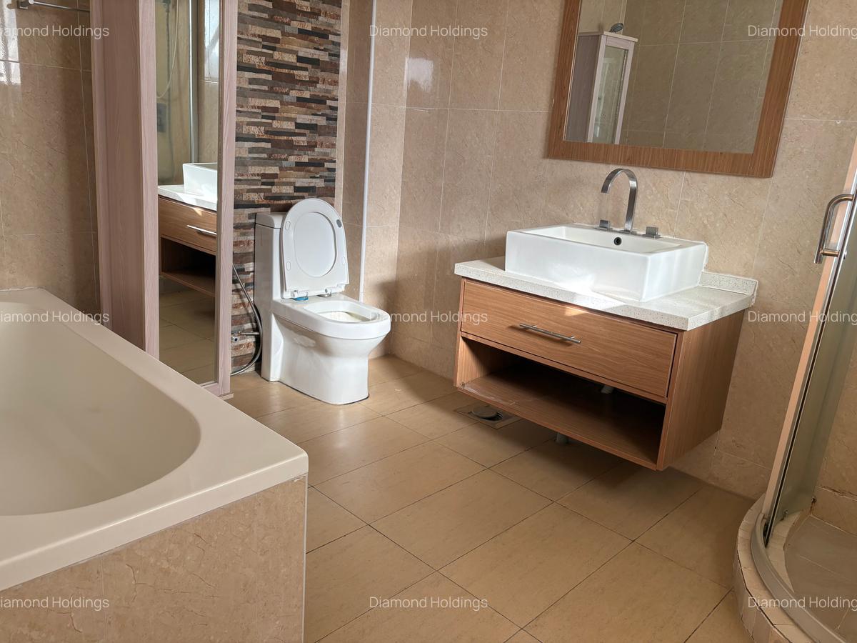 3 Bed Apartment with En Suite in Brookside - 13