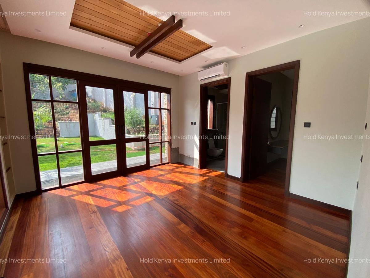 6 Bed House with En Suite at Runda Mumwe - 14