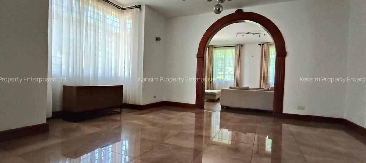5 Bed Townhouse with En Suite in Rosslyn - 2