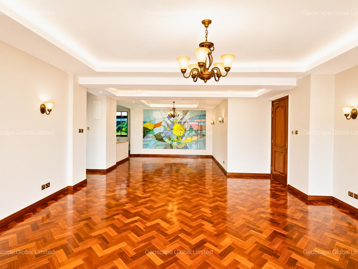 4 Bed Apartment with En Suite in Riverside - 6