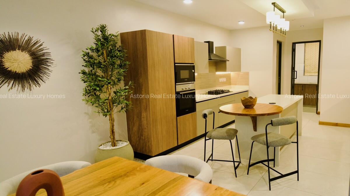 3 Bed Apartment with En Suite at 2026-301 - 9