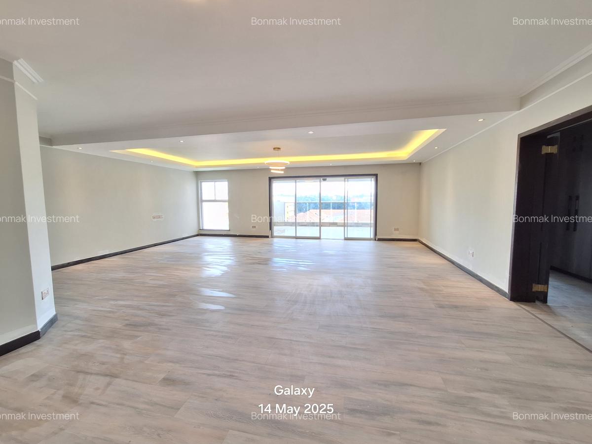 2 Bed Apartment with En Suite at Riverside Drive - 12