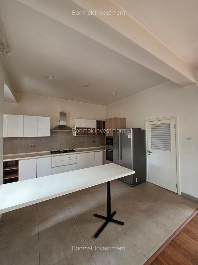 4 Bed Townhouse with En Suite at Lavington Green - 5