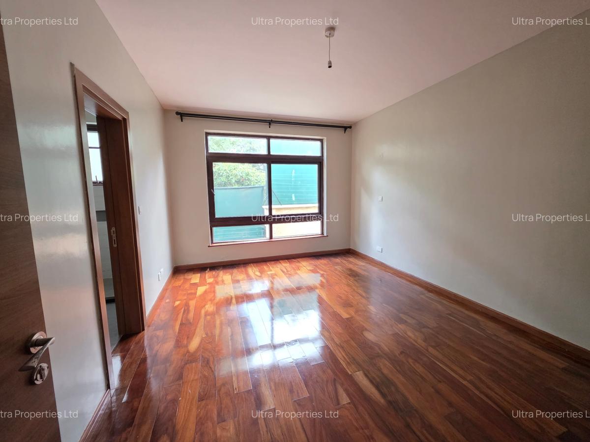 5 Bed Townhouse with En Suite in Lavington - 14