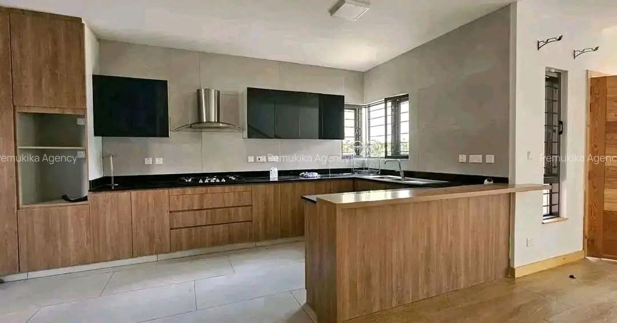 4 Bed Townhouse with En Suite in Langata - 11