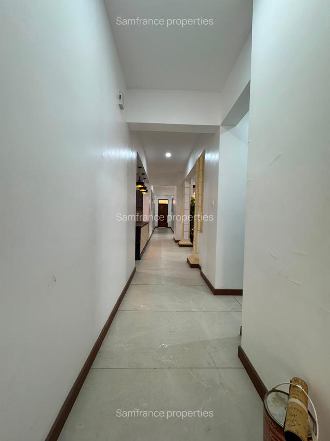 Serviced 3 Bed Apartment with En Suite at Moyne Drive - 13