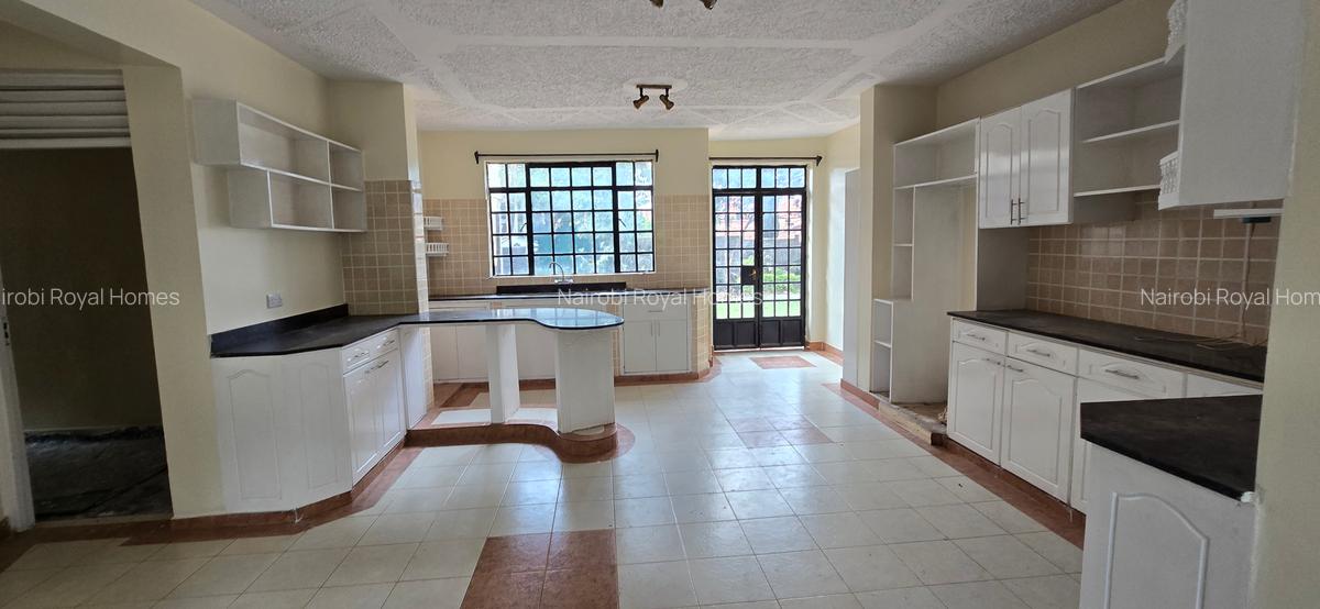 5 Bed Townhouse with En Suite at Lavington Green - 2