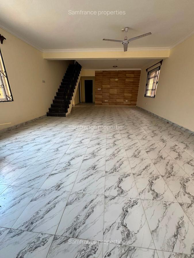 4 Bed Villa with En Suite at Utange - 9