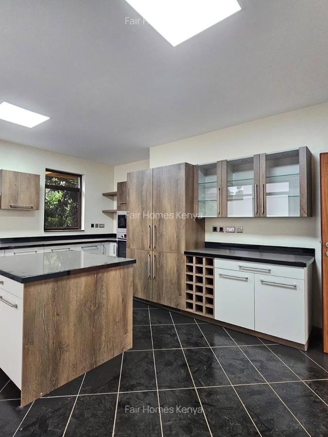 5 Bed Townhouse with En Suite at Lavington Green - 7