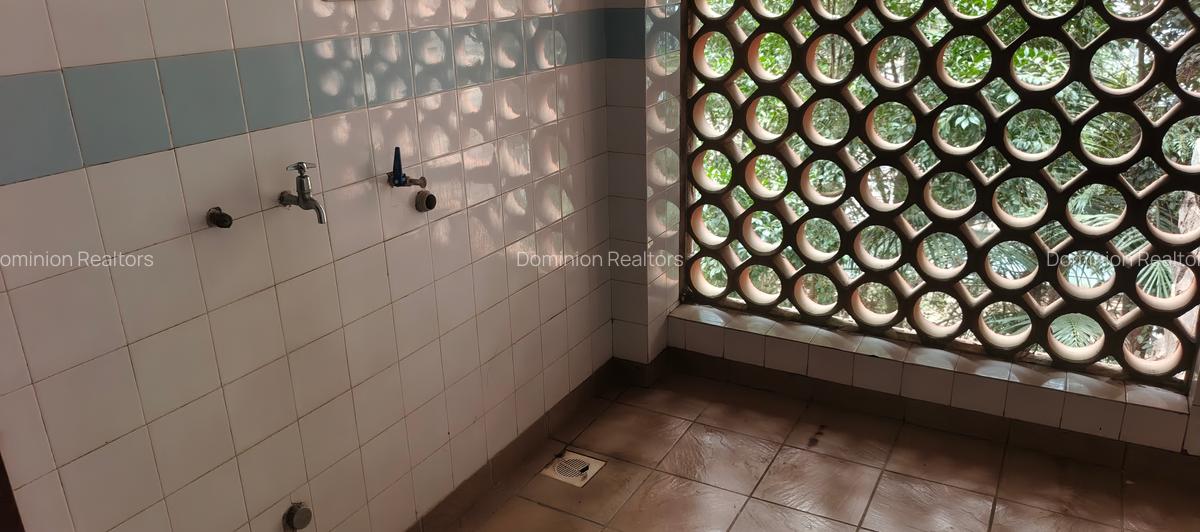 1 Bed Apartment with En Suite at Komo Lane - 6