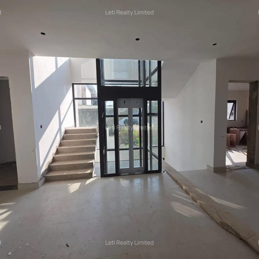 6 Bed Townhouse with En Suite in Lavington - 9
