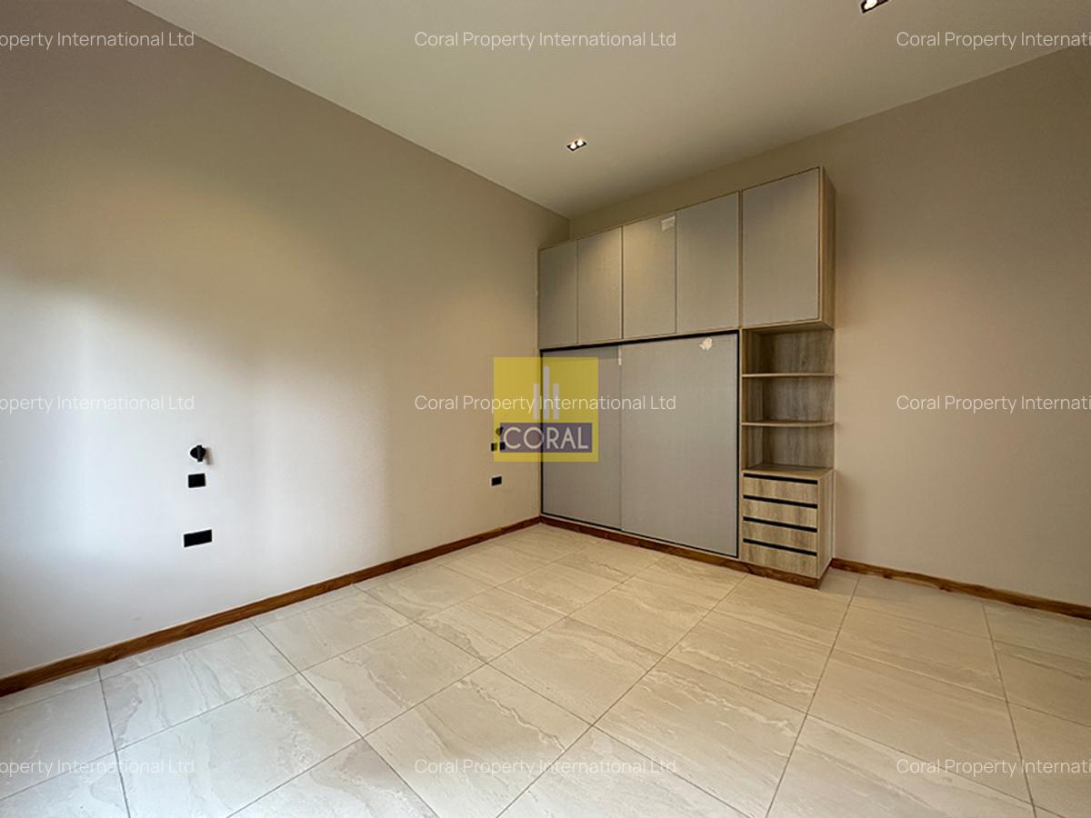 4 Bed Apartment in Loresho - 12