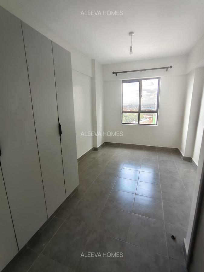 2 Bed Apartment with En Suite in Garden Estate - 6