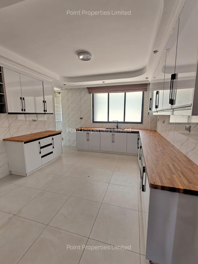 4 Bed Townhouse with En Suite in Karen - 5